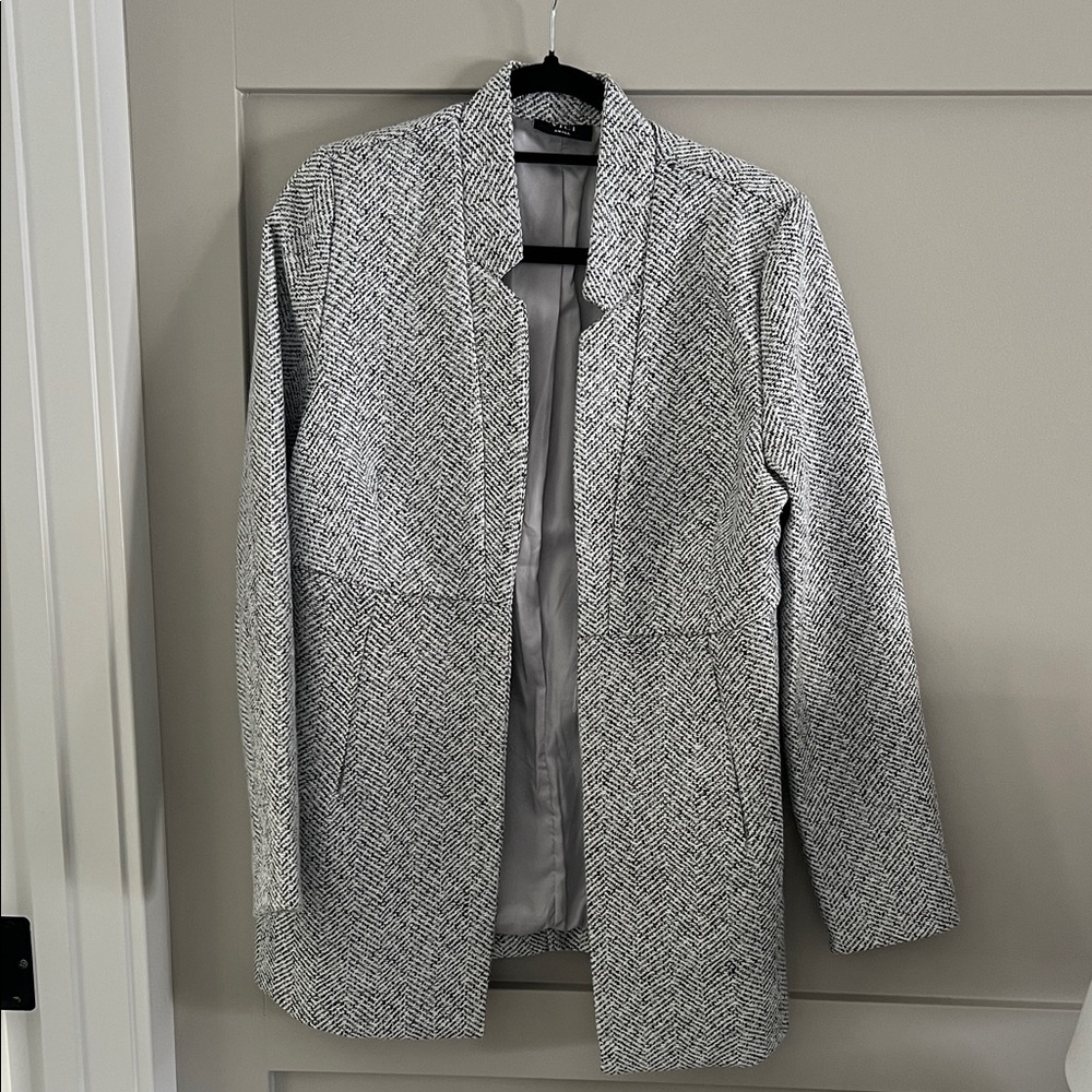 Vici Women's Black and White Herringbone Blazer